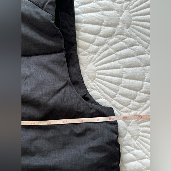 NWOT Abercrombie Kids Puffy Vest. Grey. Size 15/16. - Picture 16 of 17